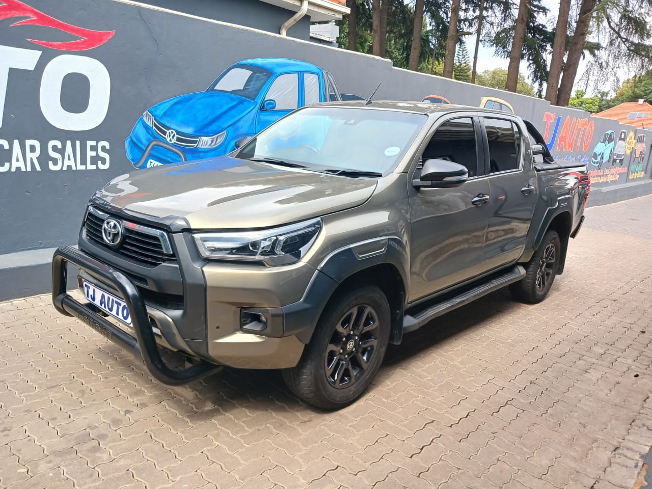 Read more about the article Toyota Hilux 2.8 GD-6 Raised Body Legend Auto Double-Cab