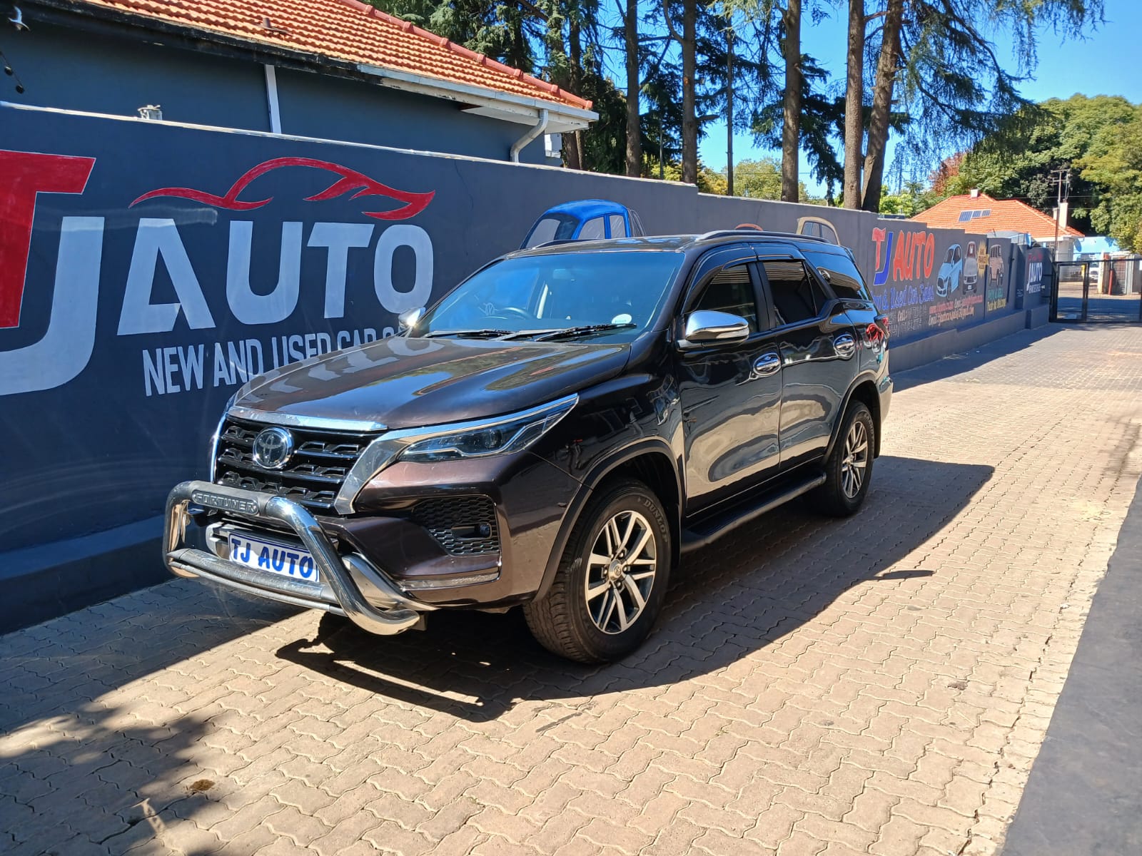 Read more about the article Toyota Fortuner 2.8 GD-6 Raised Body Auto