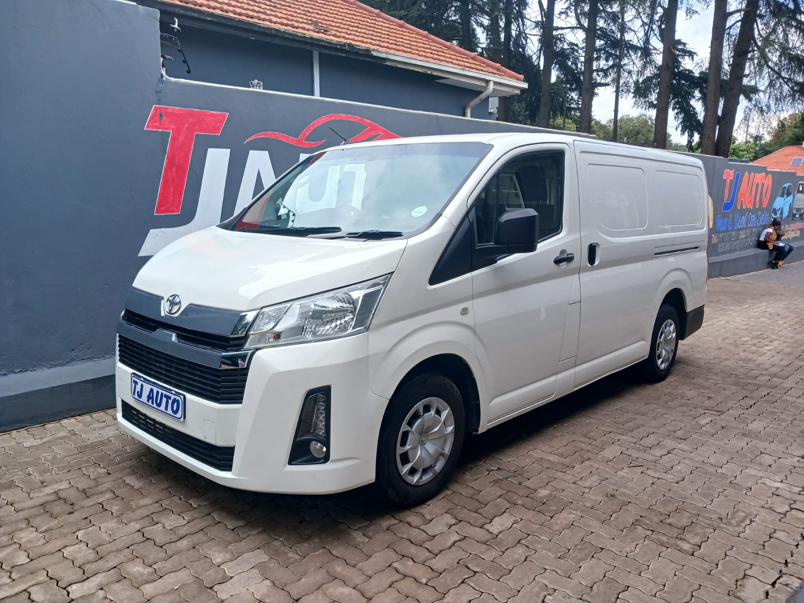 Read more about the article Toyota Quantum 2.8 LWB Panel Van