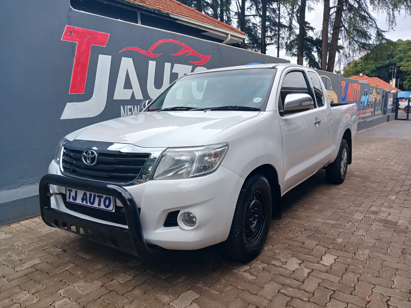 Read more about the article Toyota Hilux 2.5 D-4D SRX Xtra-Cab