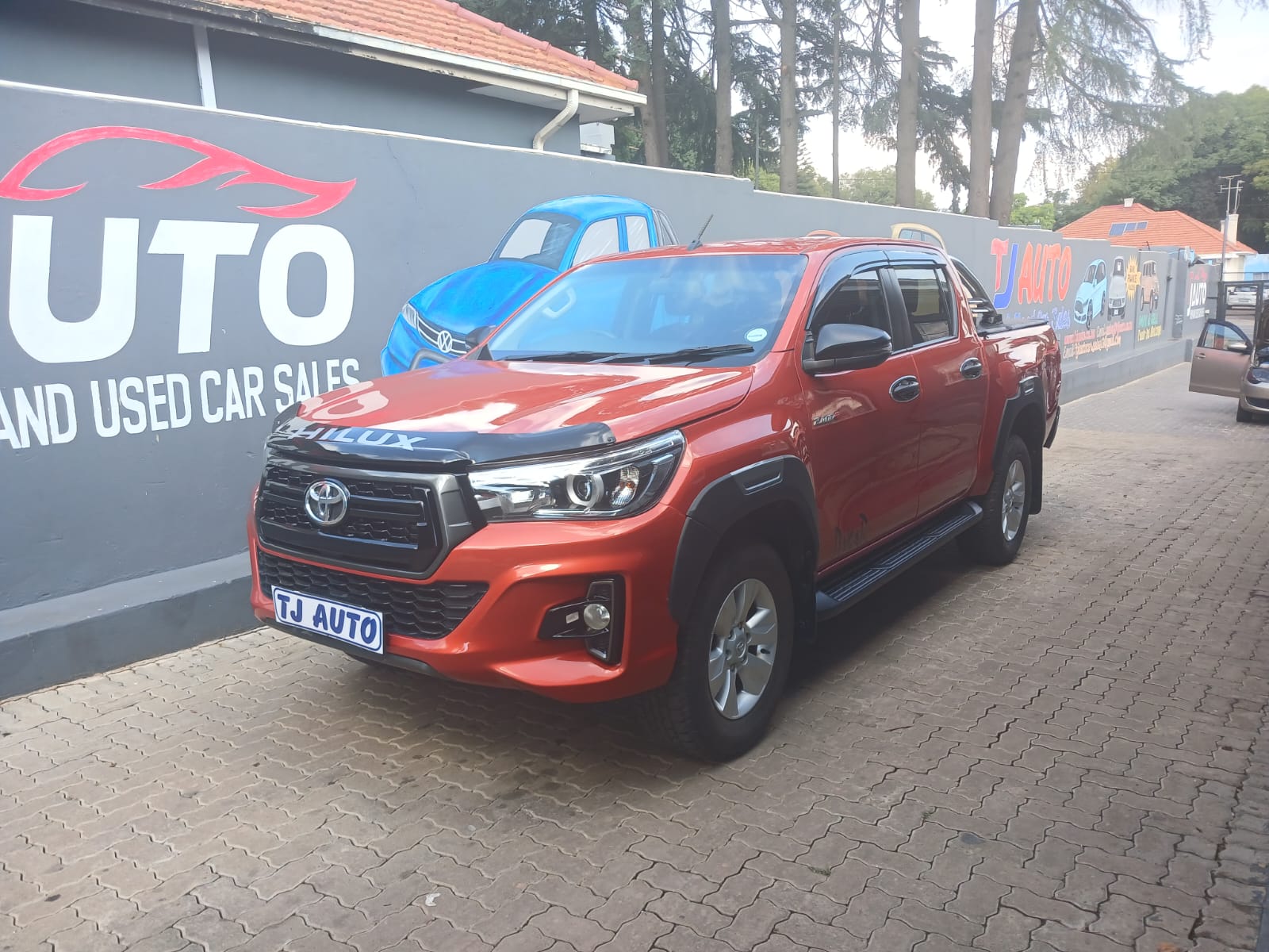 Read more about the article Toyota Hilux 2.4 GD-6 Raised Body SRX Double-Cab Auto