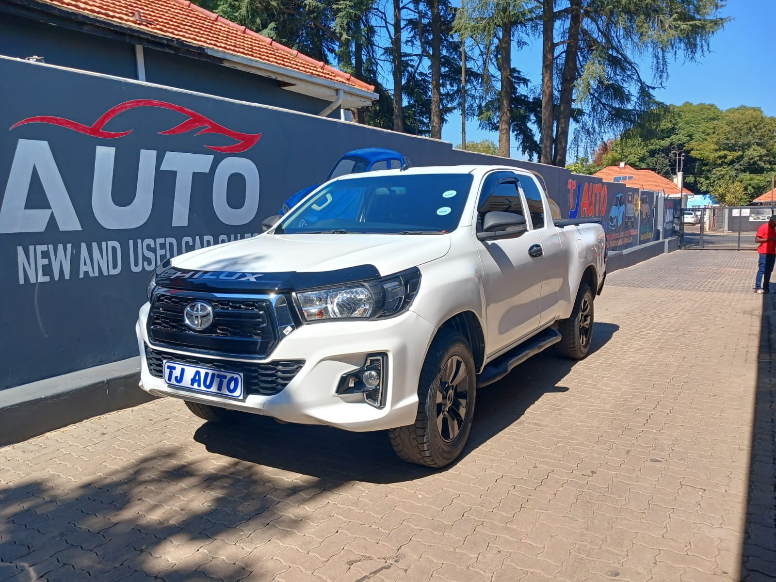 Read more about the article Toyota Hilux 2.4 GD-6 Raised Body SRX Extended Cab