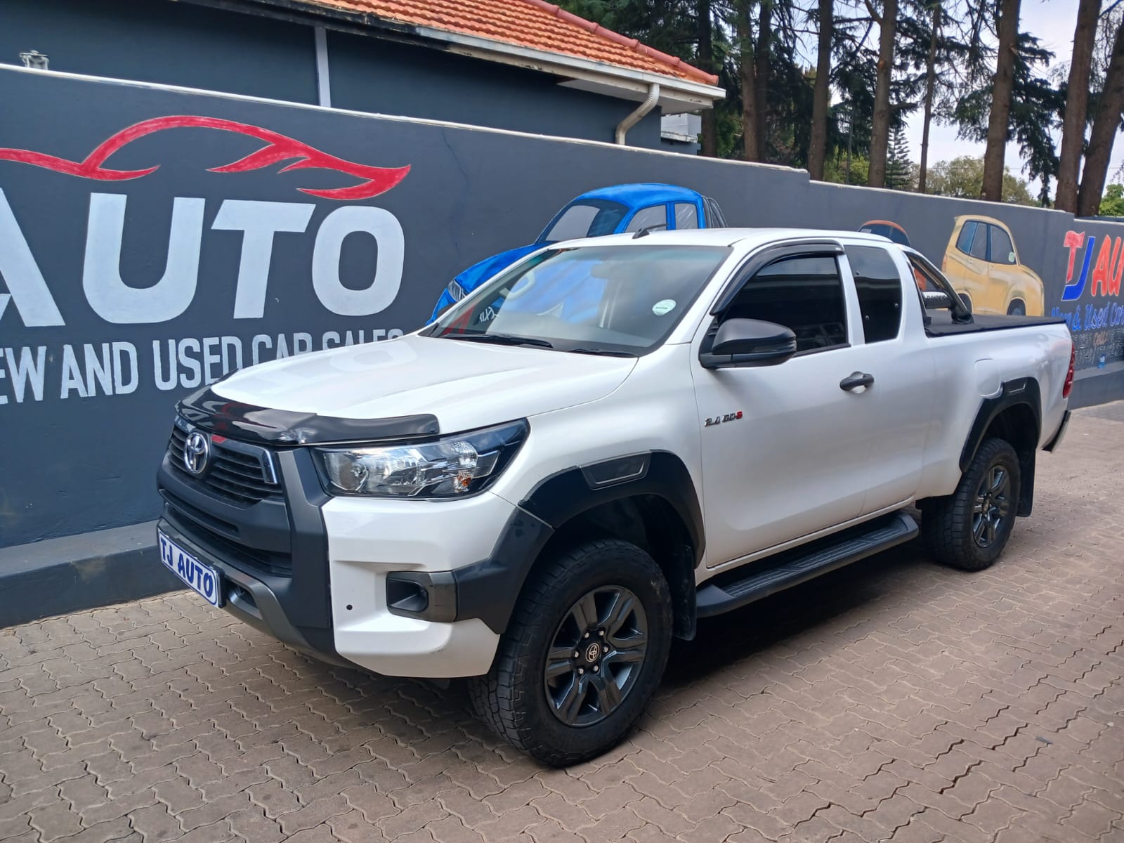 Read more about the article 2022 Toyota Hilux 2.4 GD-6 Raised Body Raider Extended Cab