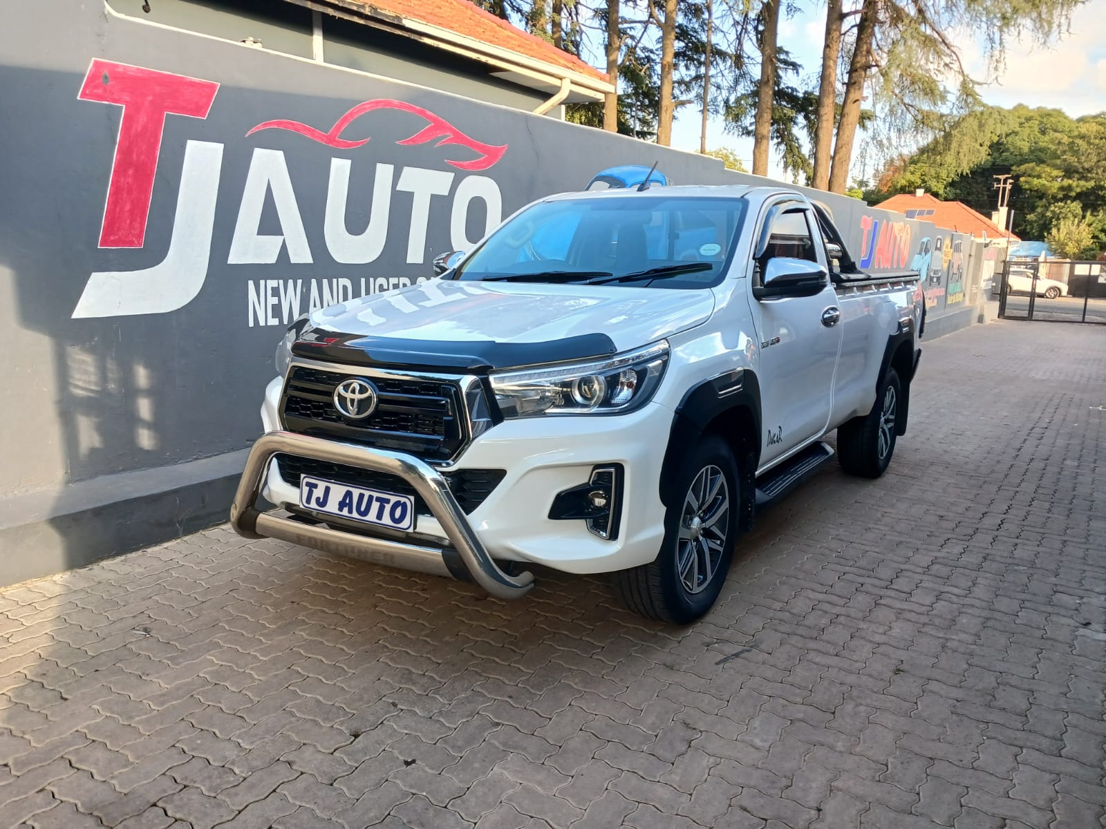 Read more about the article Toyota Hilux 2.8 GD-6 Raised Body Raider Single-Cab