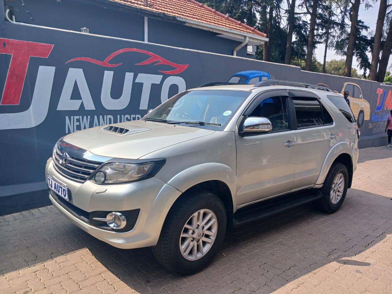 Read more about the article Toyota Fortuner 2.5 D-4D Raised Body Auto
