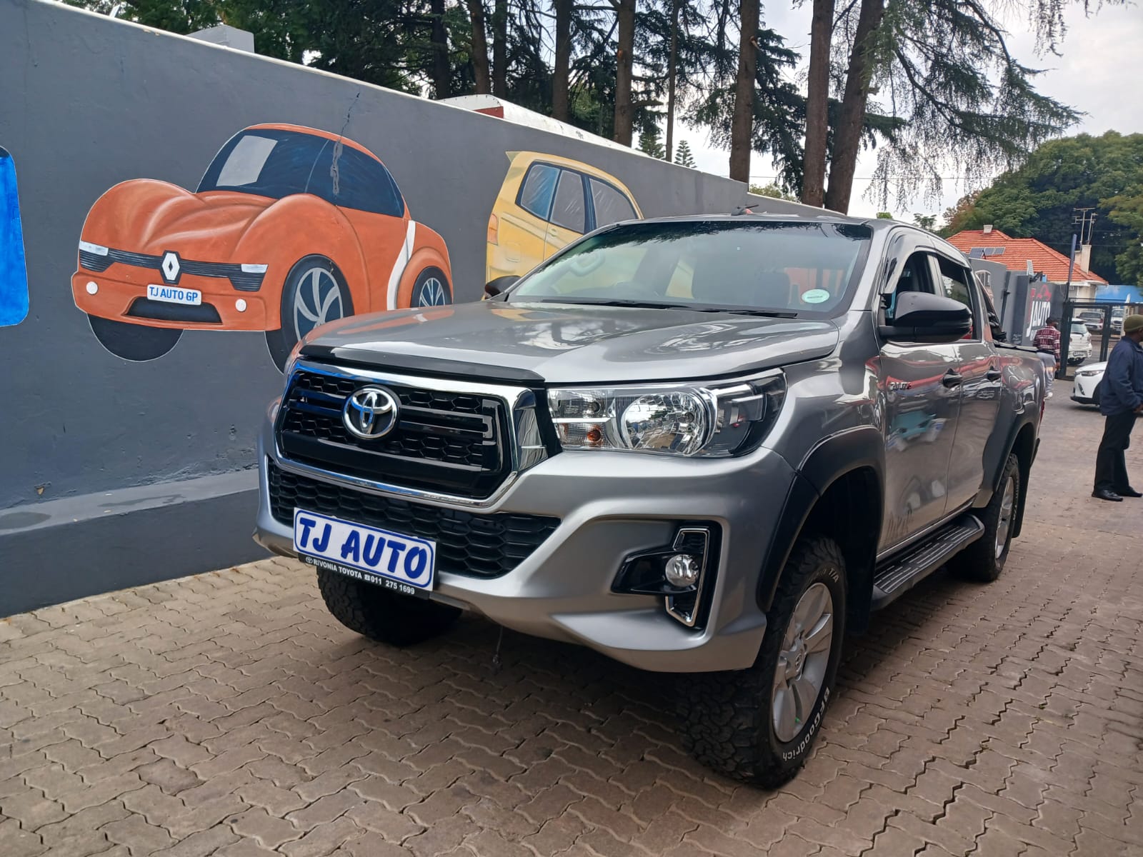Read more about the article Toyota Hilux 2.4 GD-6 Raised Body SRX Double-Cab