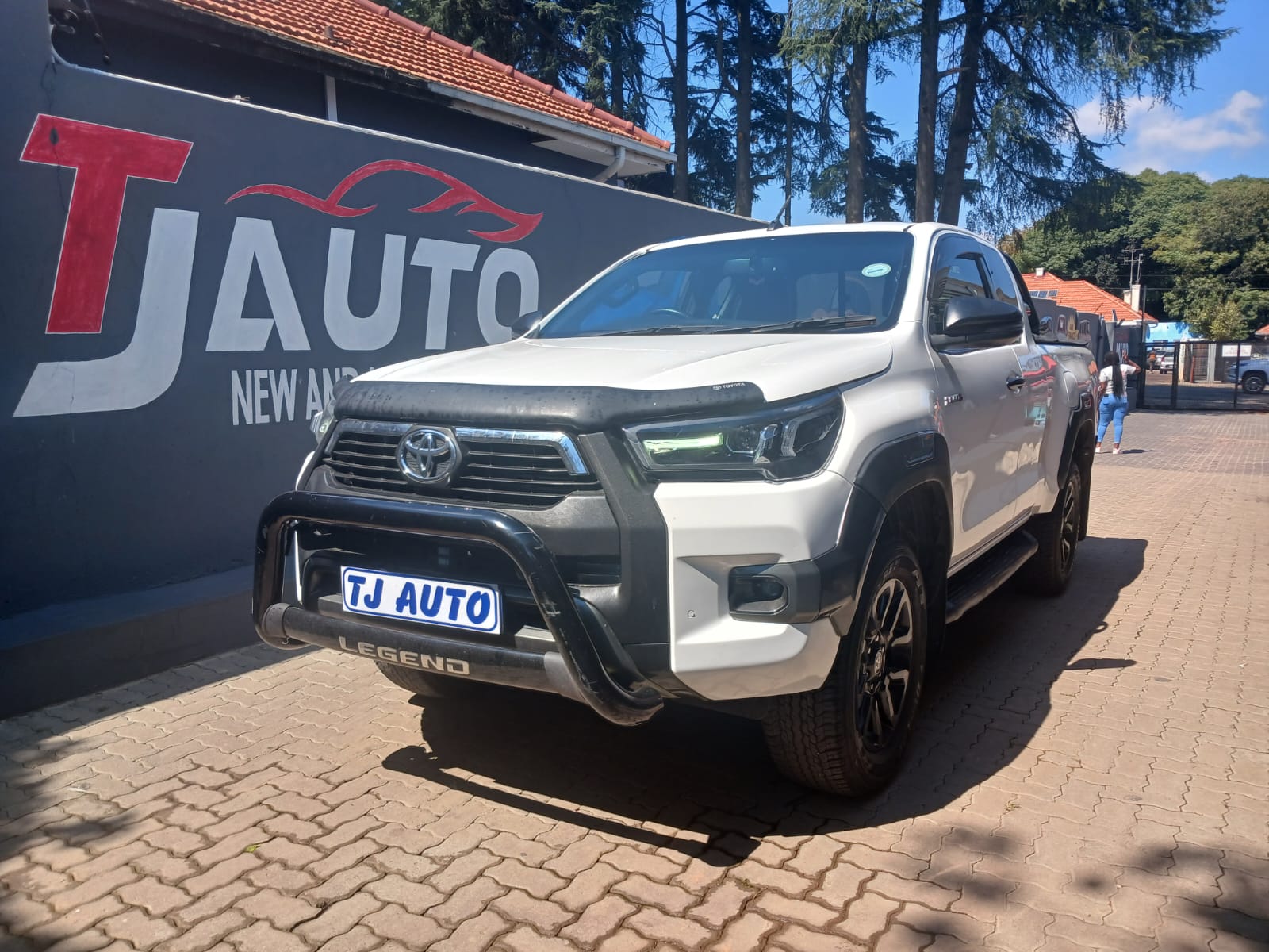 Read more about the article Toyota Hilux 2.8 GD-6 Raised Body Legend Auto Extended Cab