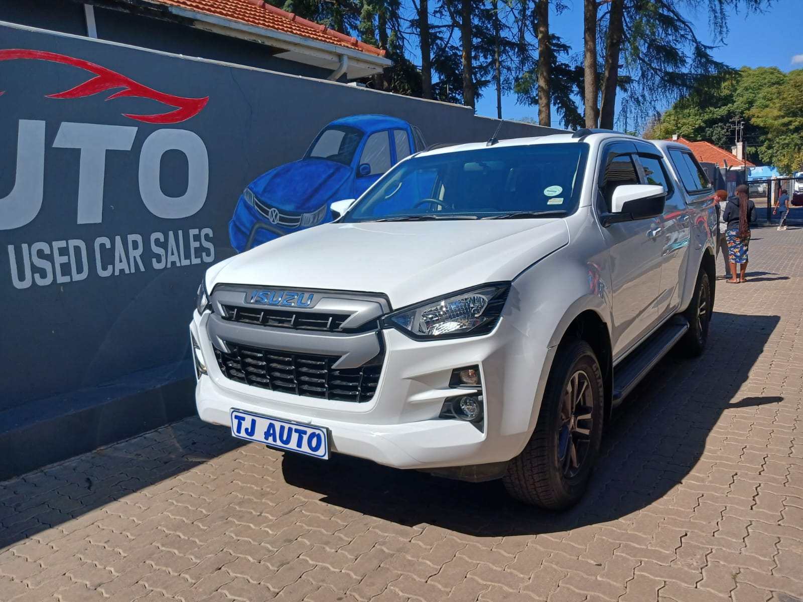 Read more about the article 2023 Isuzu D-Max 1.9 DDI LS 4×4 Auto Double-Cab