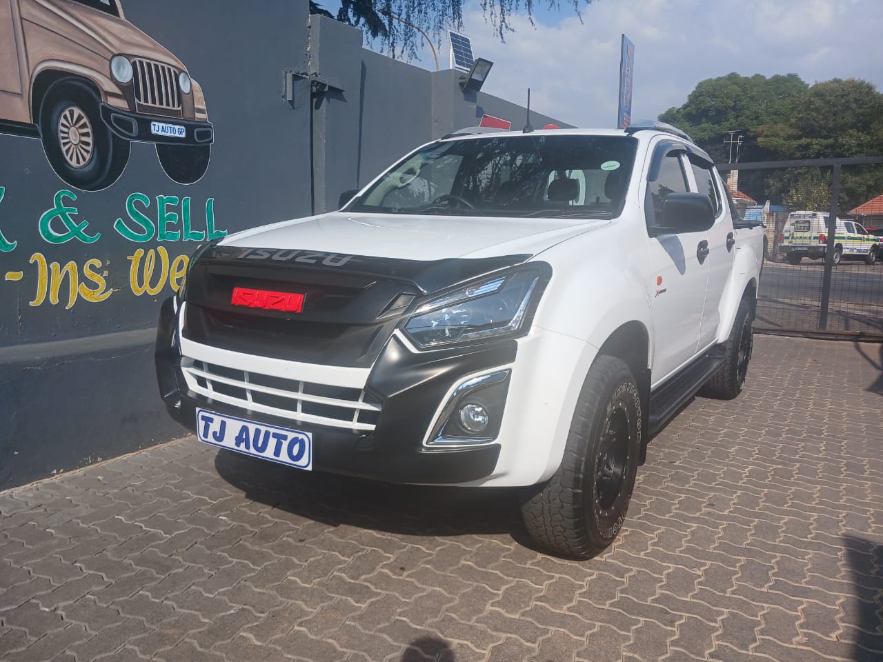 Read more about the article Isuzu KB 250 D-Teq HO X-Rider Double-Cab