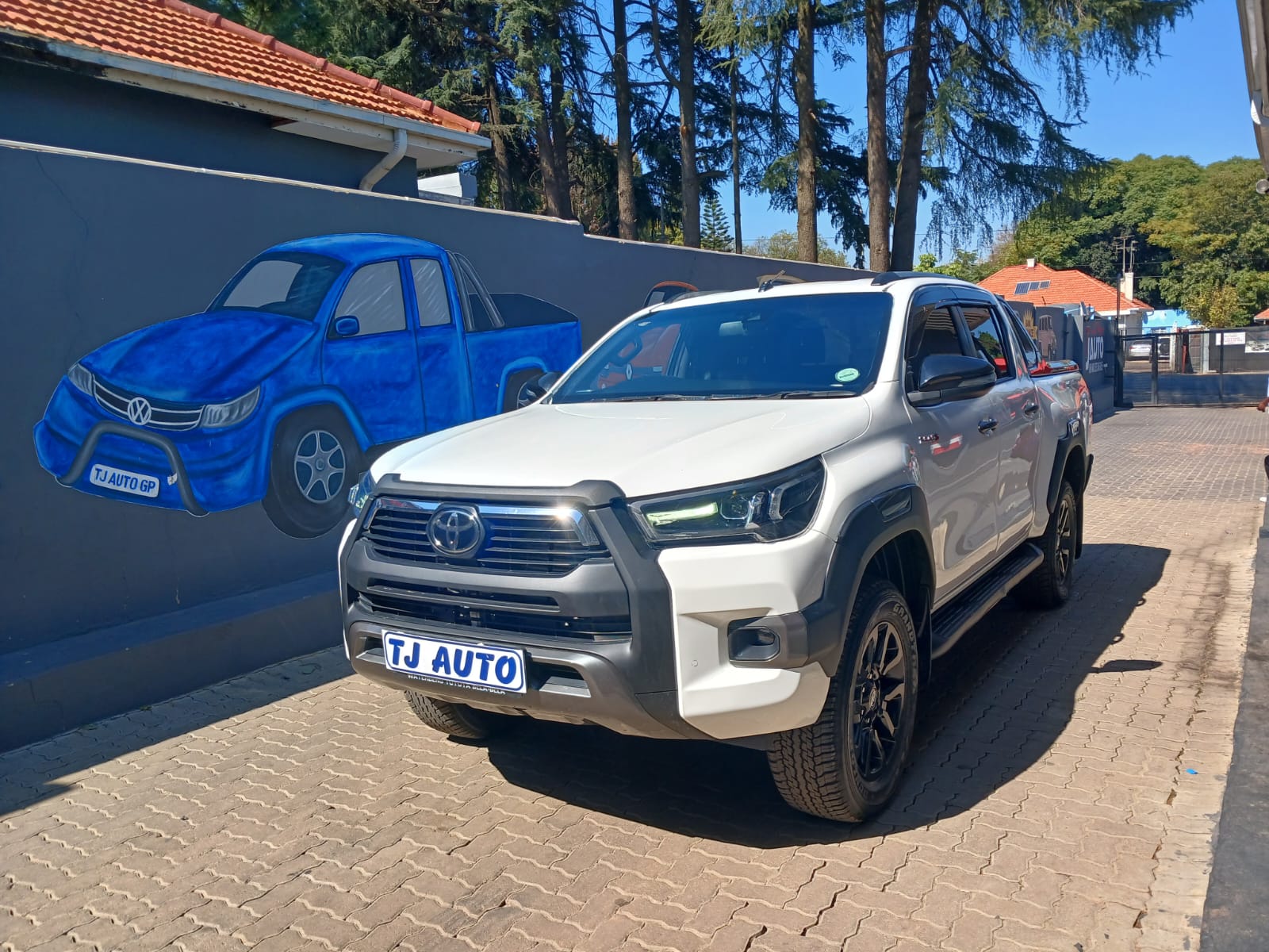 Read more about the article 2021 TOYOTA HILUX 2,8 GD6 LEGEND DOUBLE CAB 4X4
