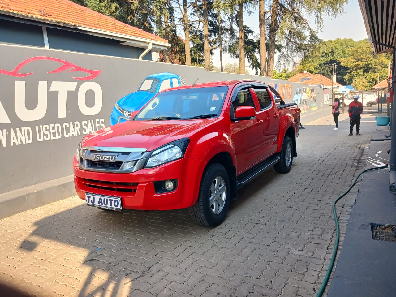 Read more about the article 2015 Isuzu KB 250D-Teq Double Cab Hi-Rider