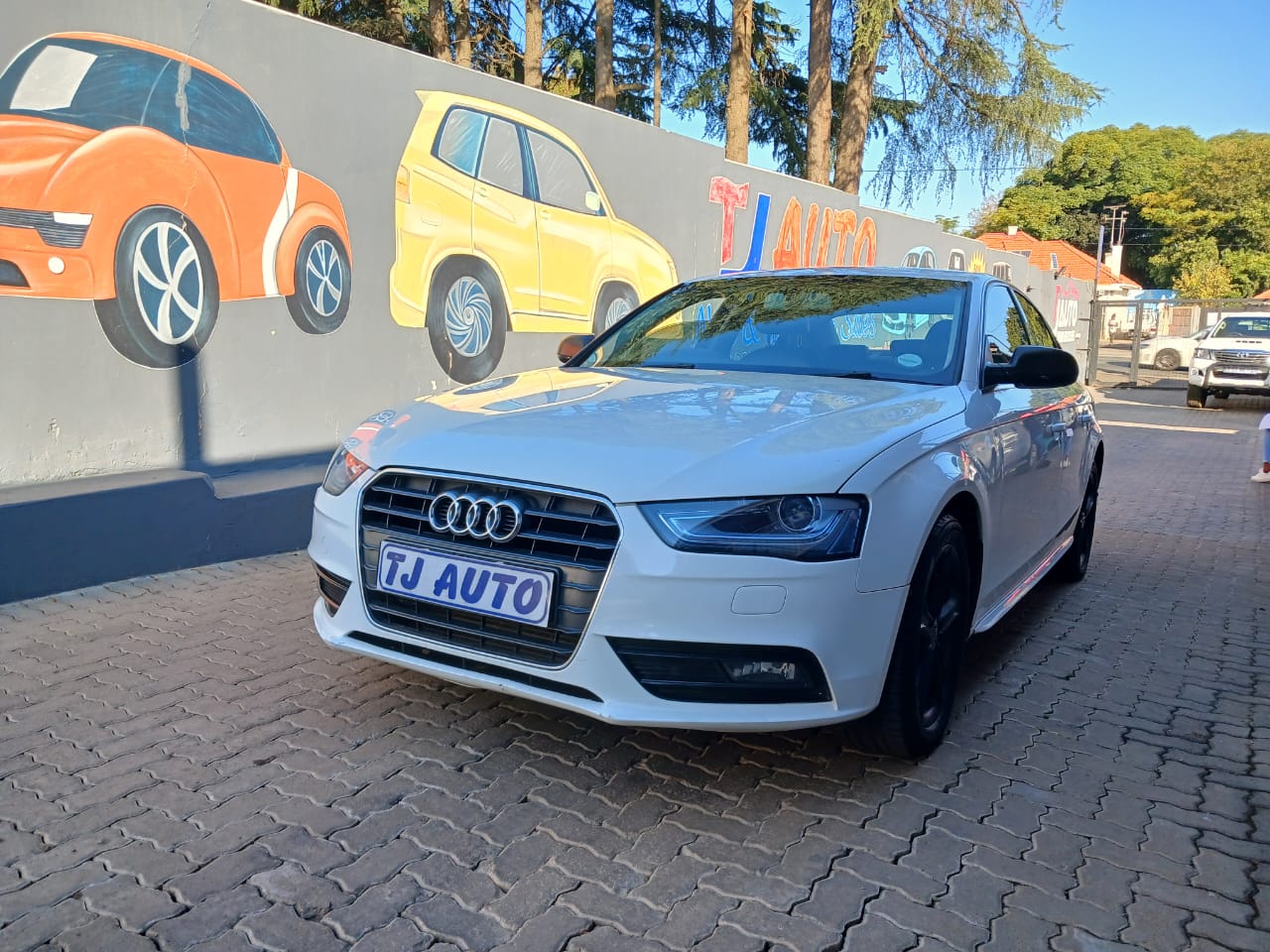 Read more about the article 2015 Audi A4 2.0 TDI S Auto