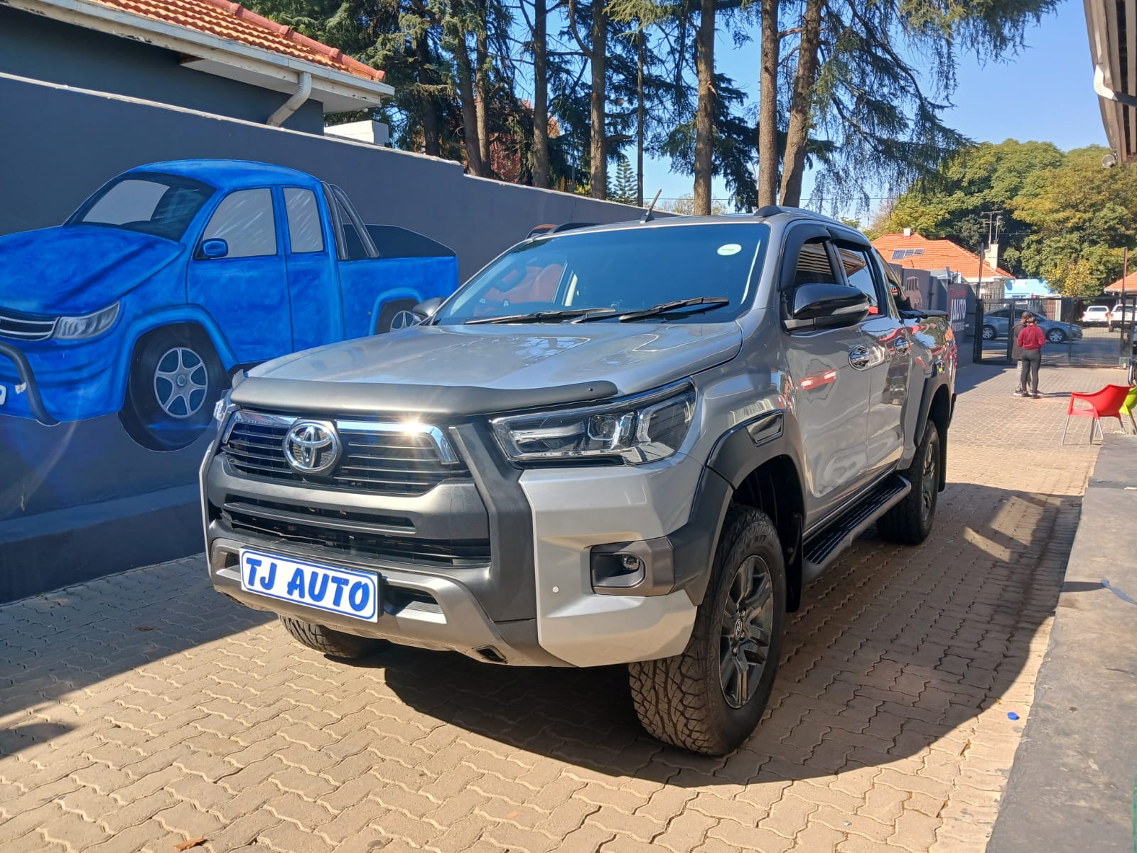 Read more about the article 2022 Toyota Hilux 2.4 GD-6 Raised Body Raider Auto Double-Cab