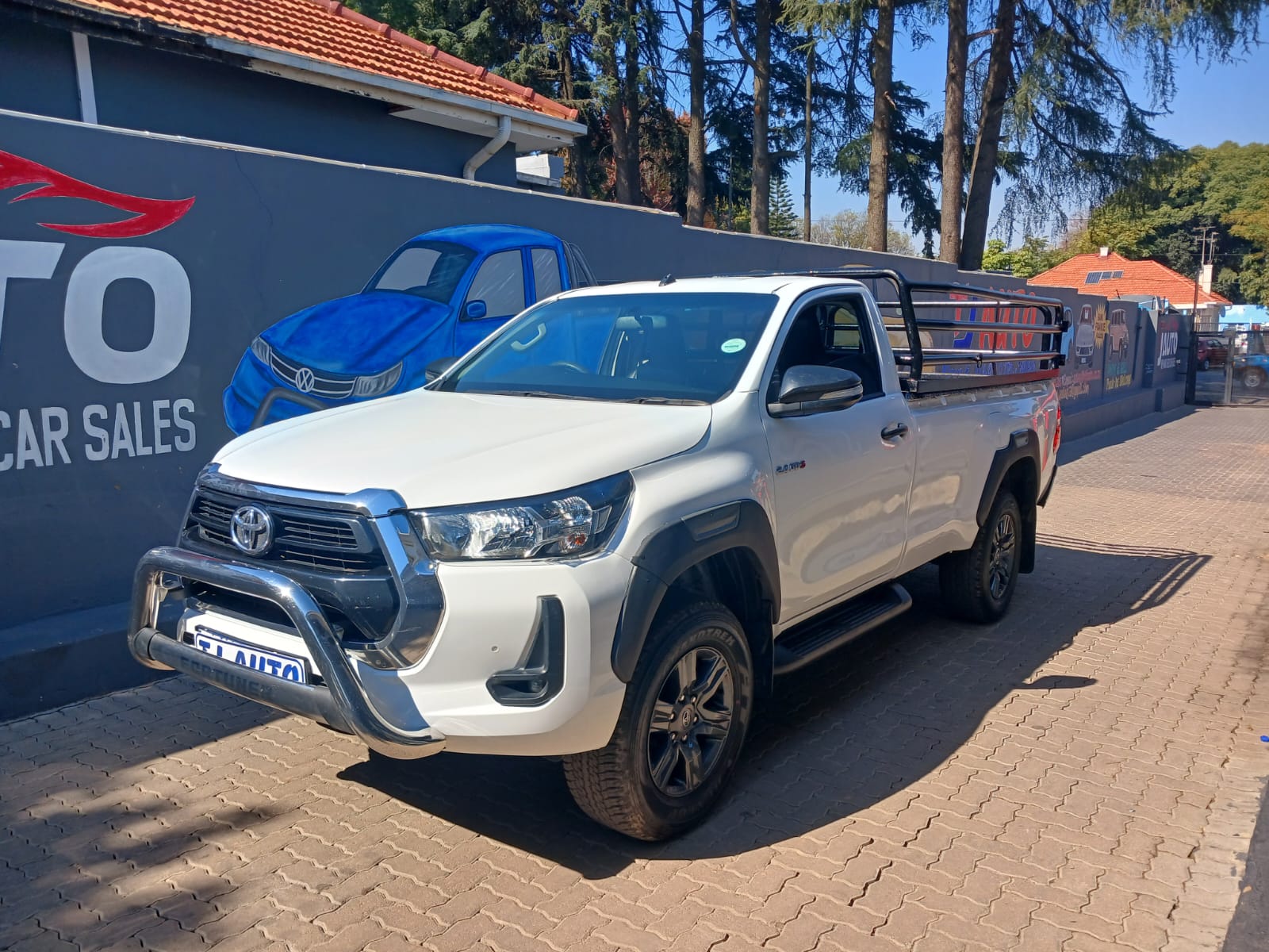 Read more about the article 2021 Toyota Hilux 2.4 GD-6 Raised Body Raider Auto Single-Cab