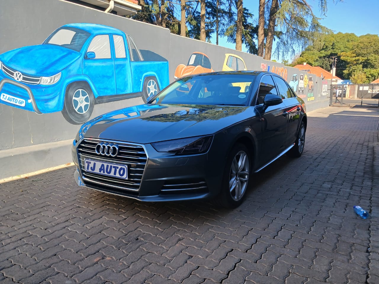 Read more about the article 2016 Audi A4 1.4 TFSI Auto