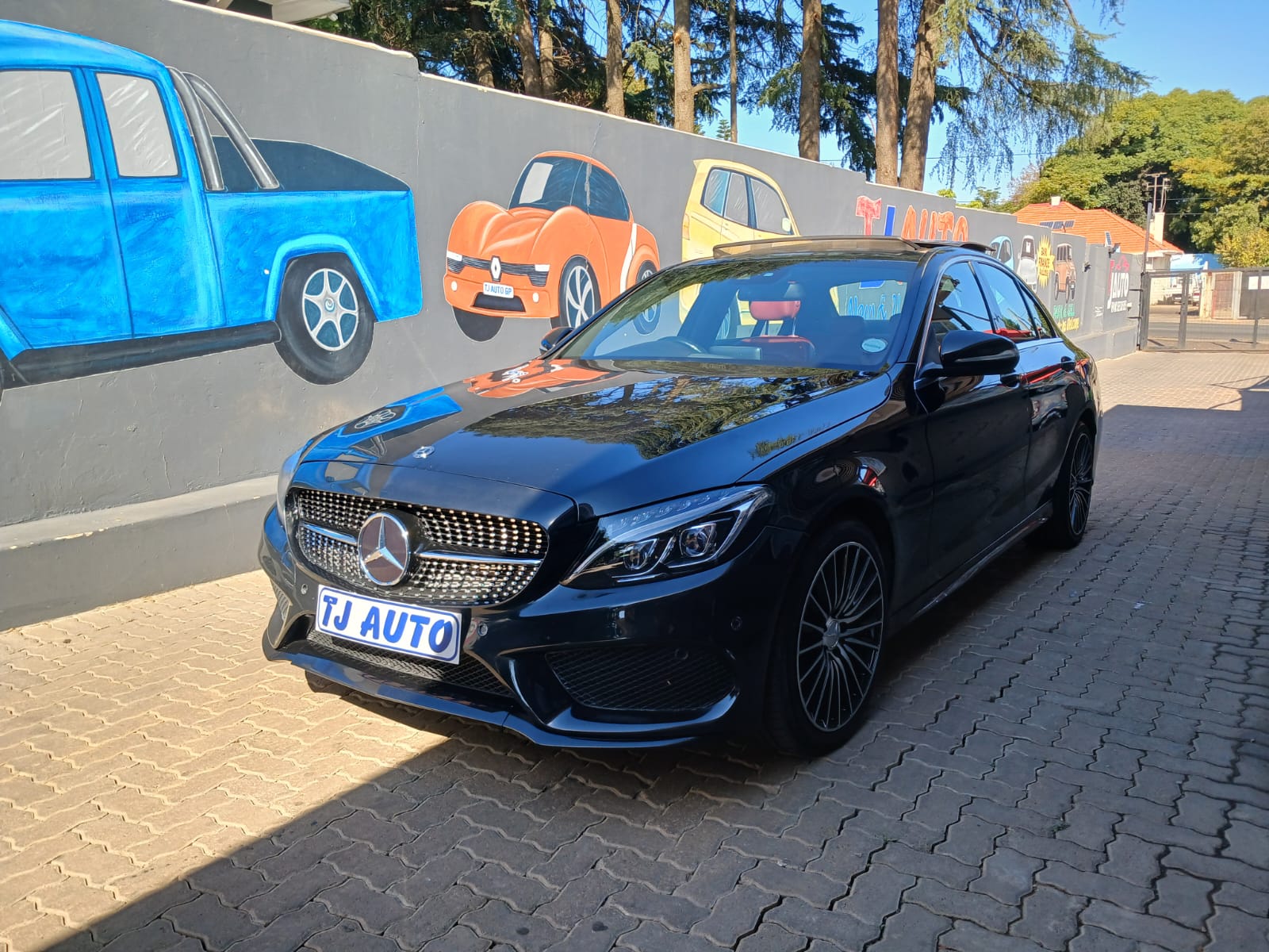 Read more about the article 2016 Mercedes-Benz C-Class C 180 AMG Line Auto