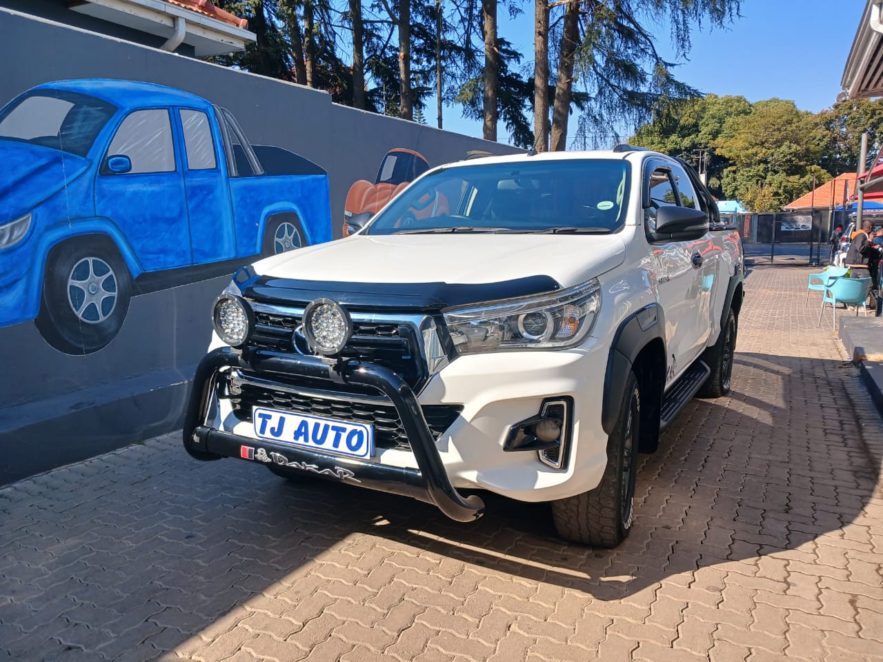 Read more about the article 2016 Toyota Hilux 2.4GD-6 Xtra cab SRX