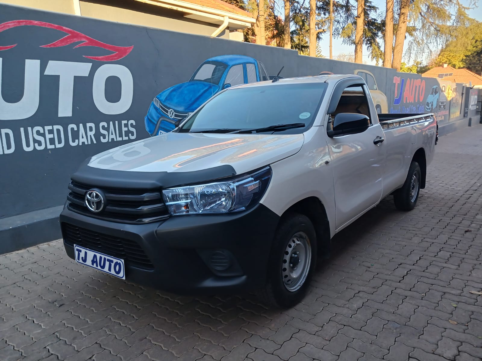 Read more about the article 2022 Toyota Hilux 2.4GD S (Aircon)