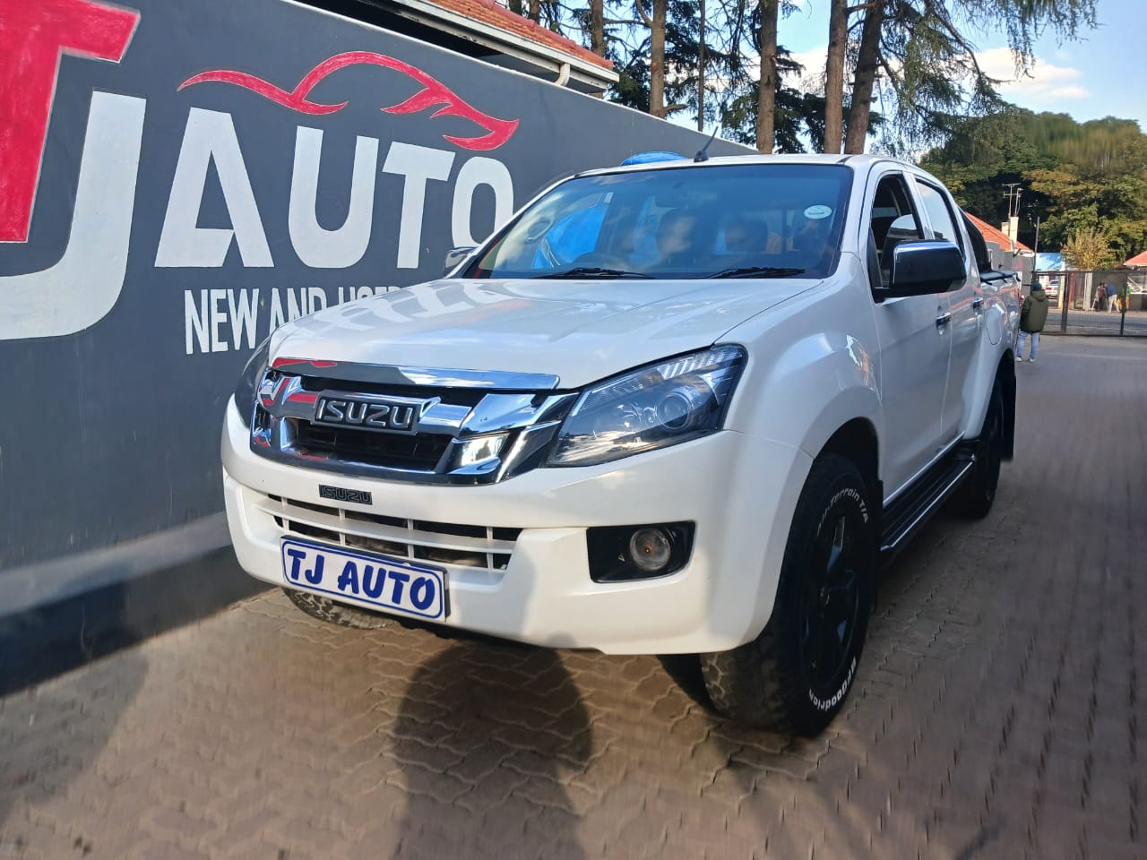 Read more about the article 2013 Isuzu KB 300D-Teq Double Cab LX