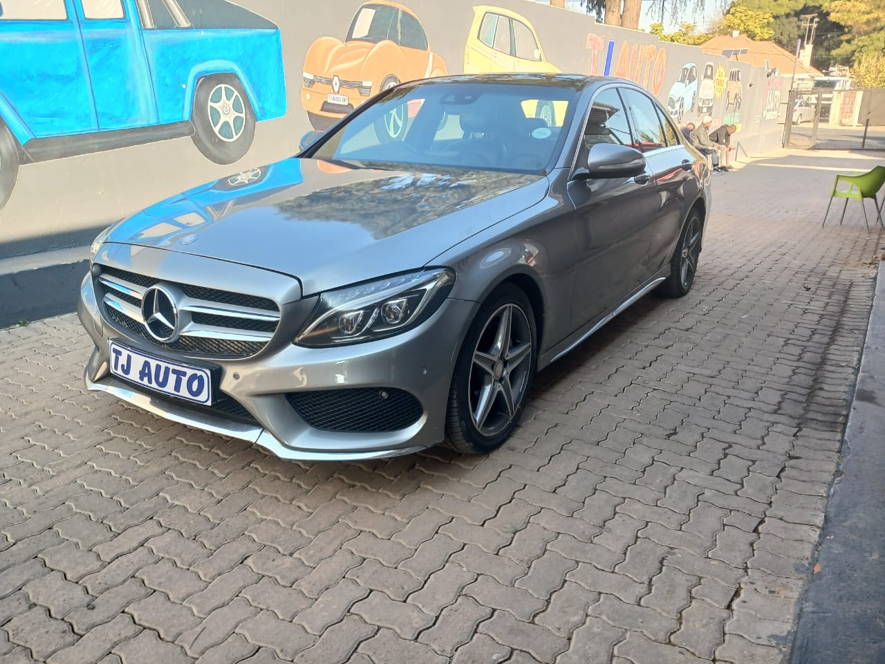 Read more about the article 2015 MERCEDES BENZ C CLASS C200