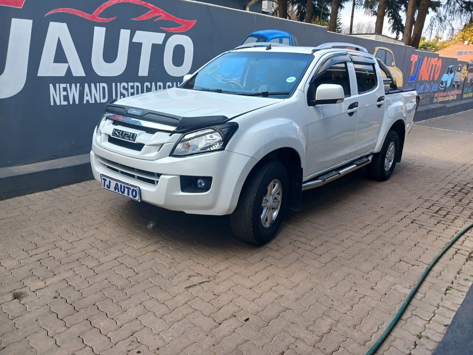 Read more about the article 2014 Isuzu KB 250D-Teq Double Cab LE