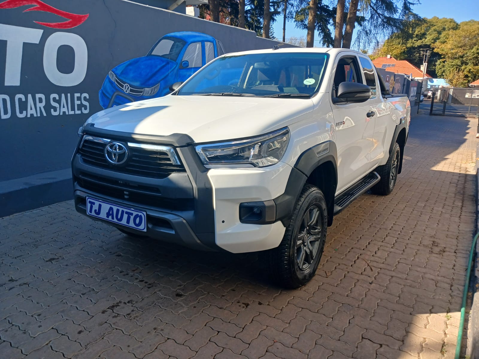 Read more about the article Toyota Hilux 2.4 GD-6 Raised Body Raider Auto Extended Cab