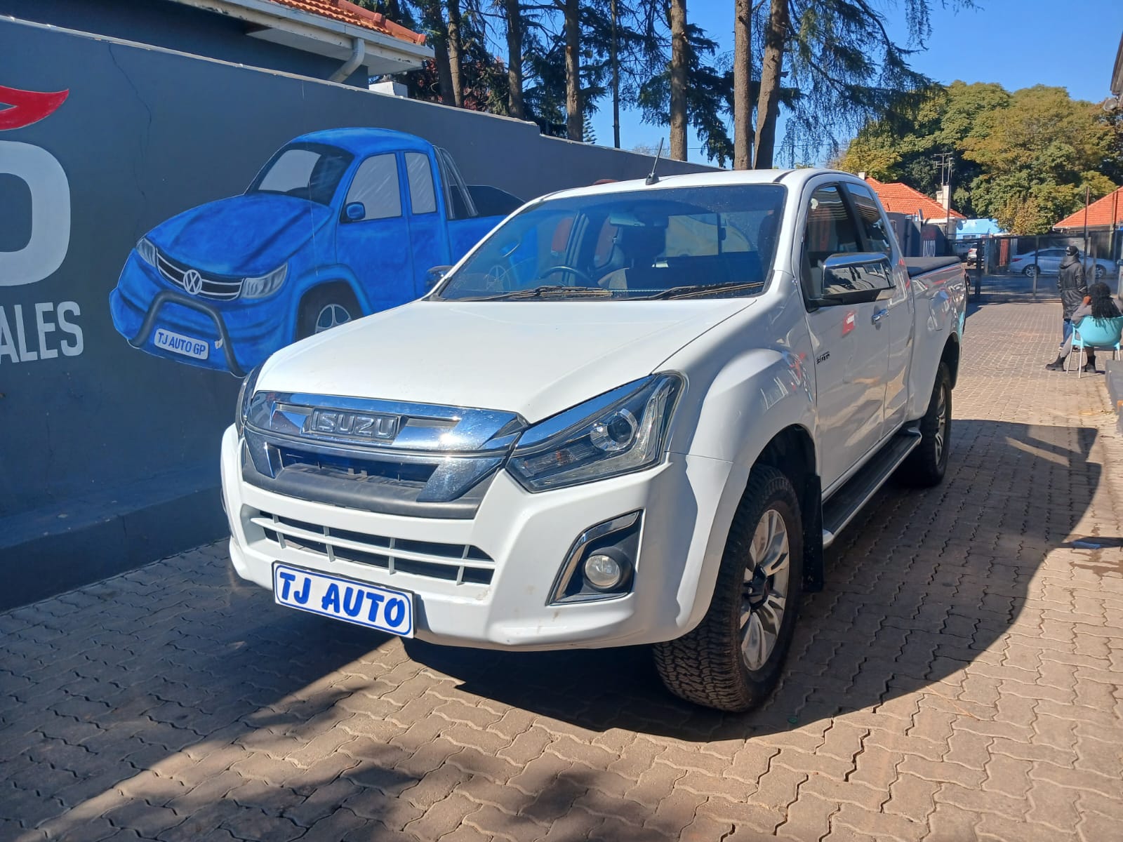 Read more about the article Isuzu D-Max 300 LX 4×4 Extended Cab