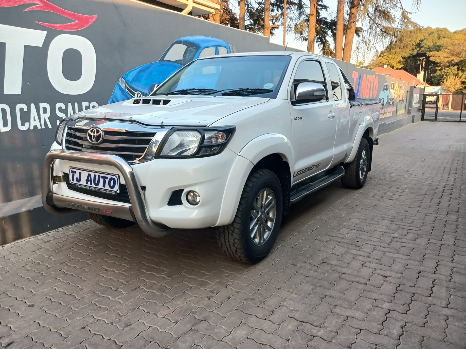 Read more about the article 2015 Toyota Hilux 3.0 D-4D Legend 45 4×4 Xtra-Cab