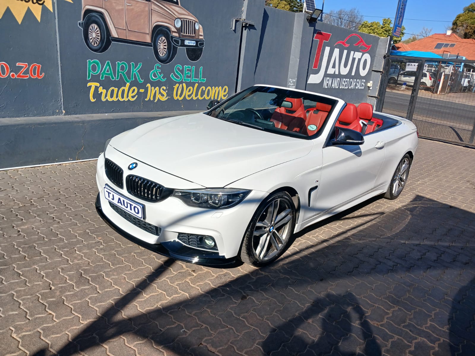 Read more about the article 2015 BMW 4 Series 420i Convertible M Sport Sports-Auto