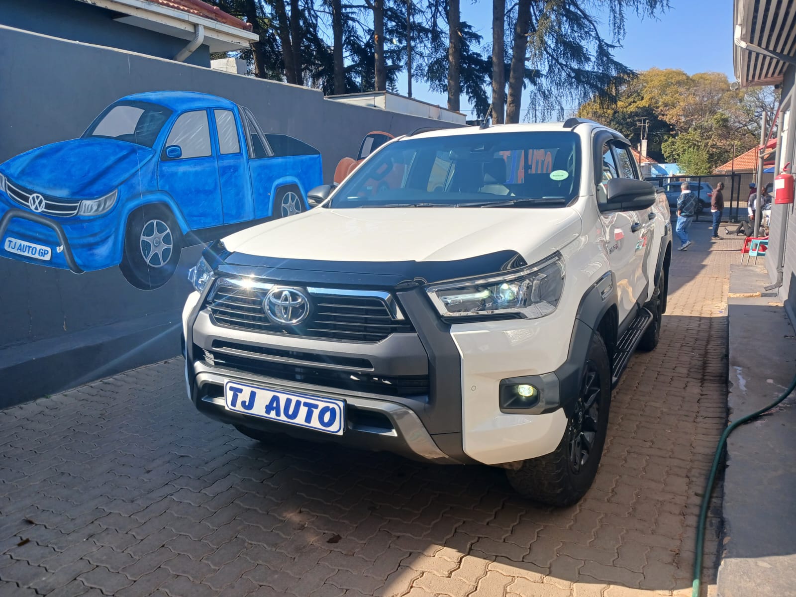 Read more about the article 2022 Toyota Hilux 2.8 GD-6 Raised-Body Legend 4×4 Auto Double-Cab