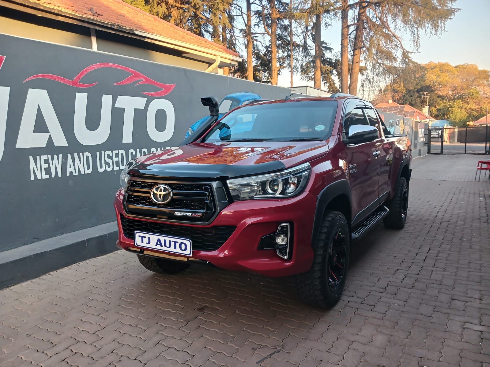 Read more about the article 2019 Toyota Hilux 2.8 GD-6 Raised Body Legend Auto Extended Cab