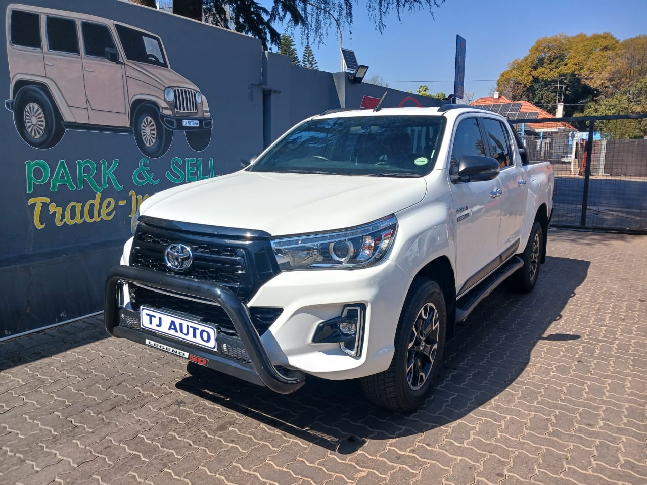 Read more about the article 2020 Toyota Hilux 2.8 GD-6 Raised Body Legend50 Auto Double-Cab