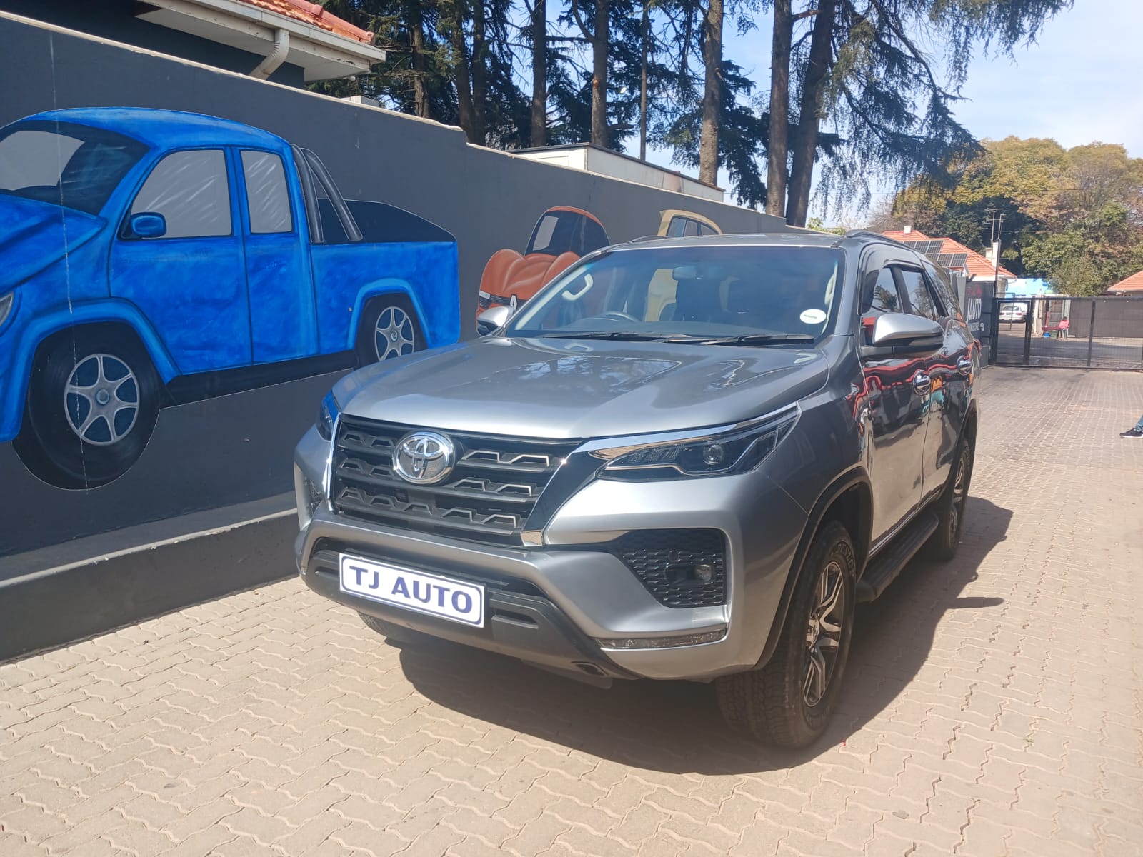 Read more about the article 2022 Toyota Fortuner 2.4 GD-6 Raised Body Auto