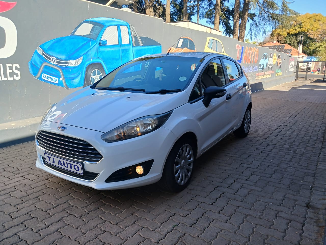 Read more about the article 2015 Ford Fiesta 1.4 Ambiente 5-dr