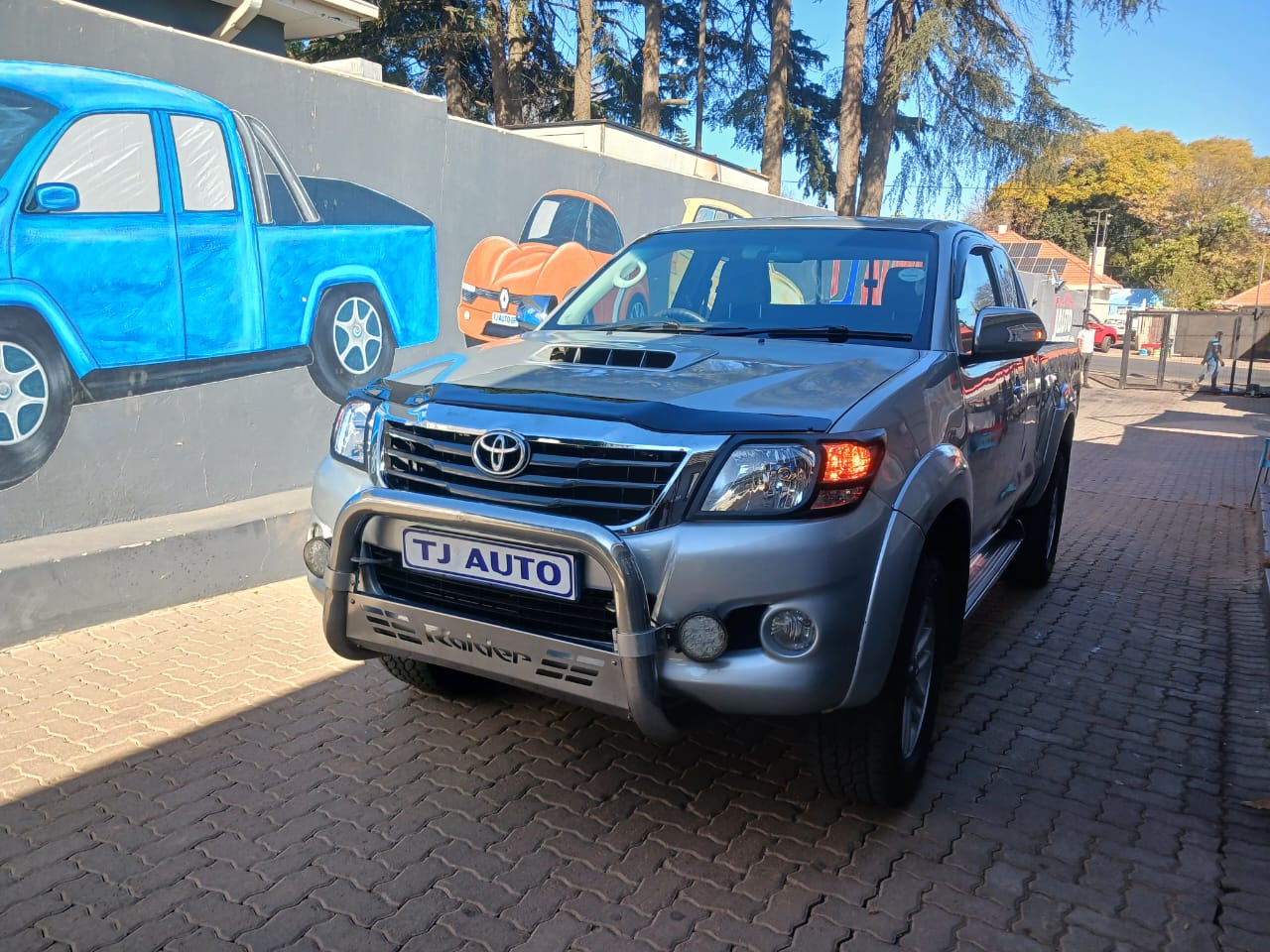 Read more about the article 2012 Toyota Hilux 3.0 D-4D Raider Xtra-Cab