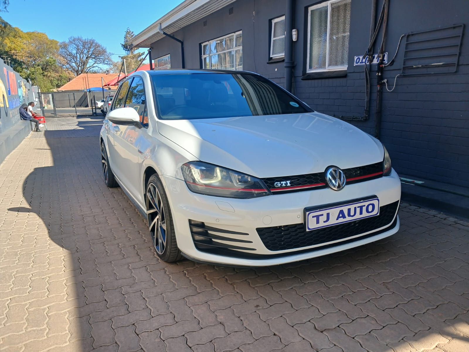 Read more about the article 2014 Volkswagen Golf VII GTI 2.0 TSI Auto