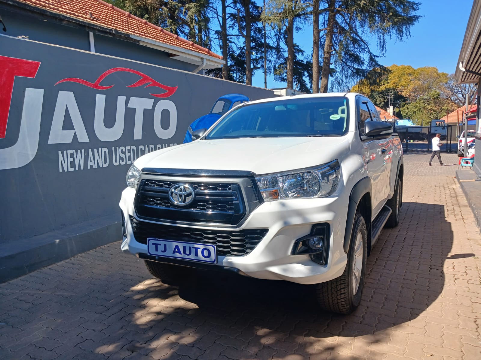 Read more about the article 2020 Toyota Hilux 2.4 GD-6 Raised Body Raider Auto Extended Cab