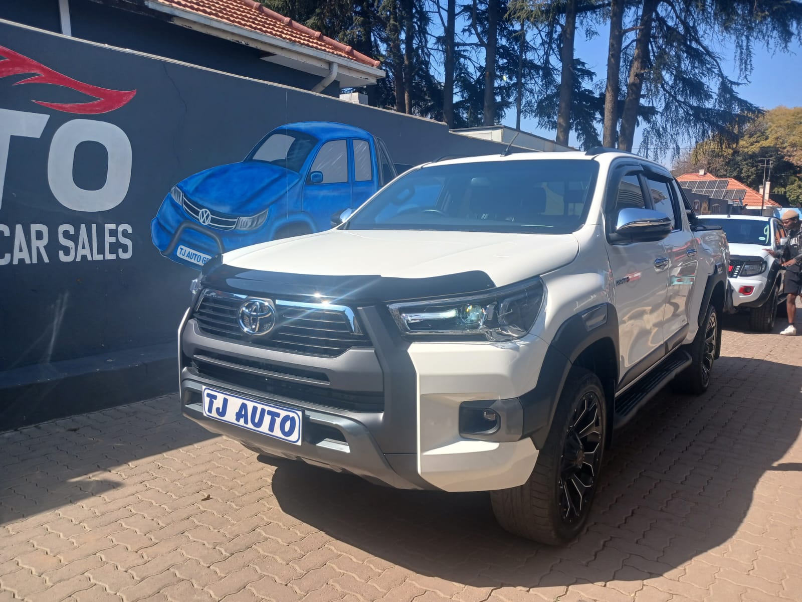 Read more about the article 2021 Toyota Hilux 2.8 GD-6 Raised Body Legend 4×4 Auto Double-Cab