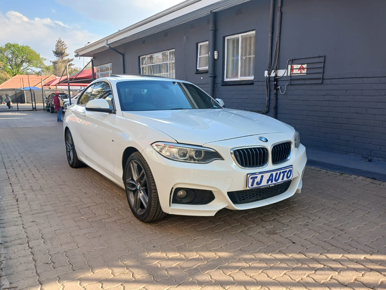 Read more about the article 2016 BMW 2 Series 220i Coupe M Sport