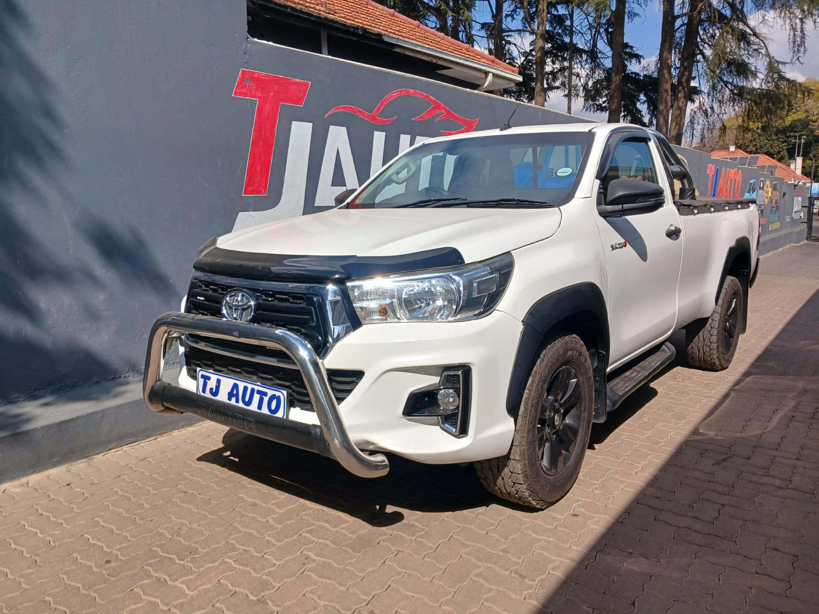 Read more about the article 2017 Toyota Hilux 2.4 GD-6 SR 4×4 Single-Cab