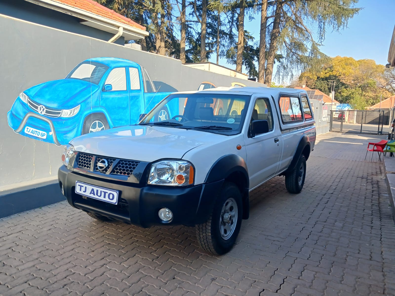 Read more about the article 2013 Nissan NP300 2.4i Hi-Rider 4×4 Double-Cab