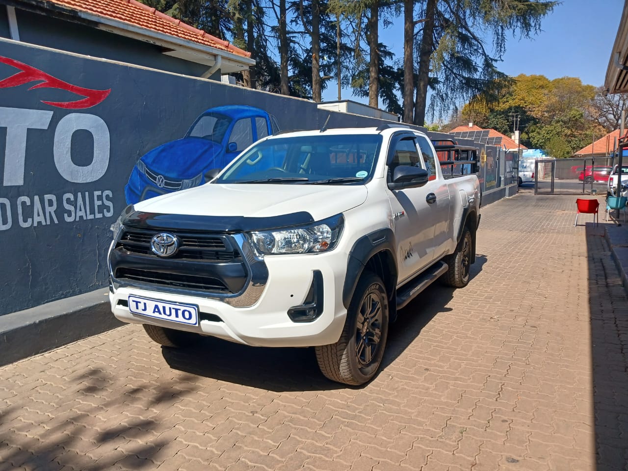 Read more about the article 2022 Toyota Hilux 2.4 GD-6 Raised Body Raider Extended Cab