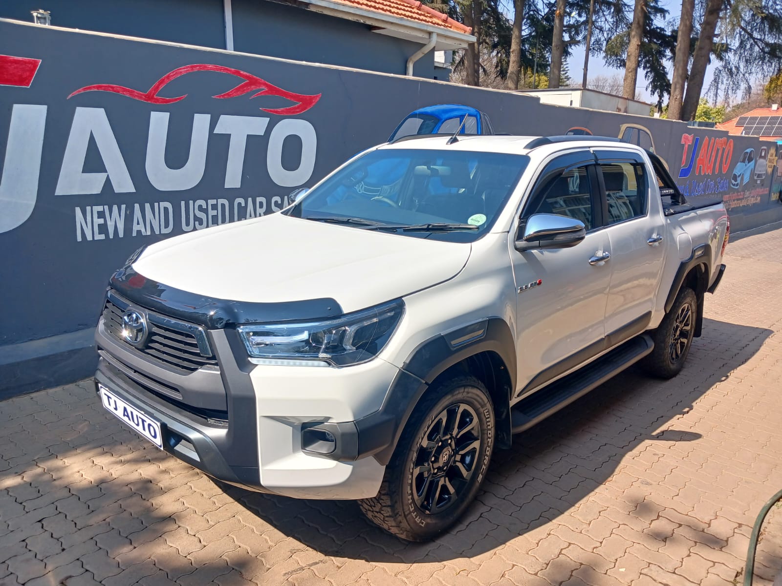 Read more about the article 2021 Toyota Hilux 2.8 GD-6 Raised Body Legend 4×4 Auto Double-Cab