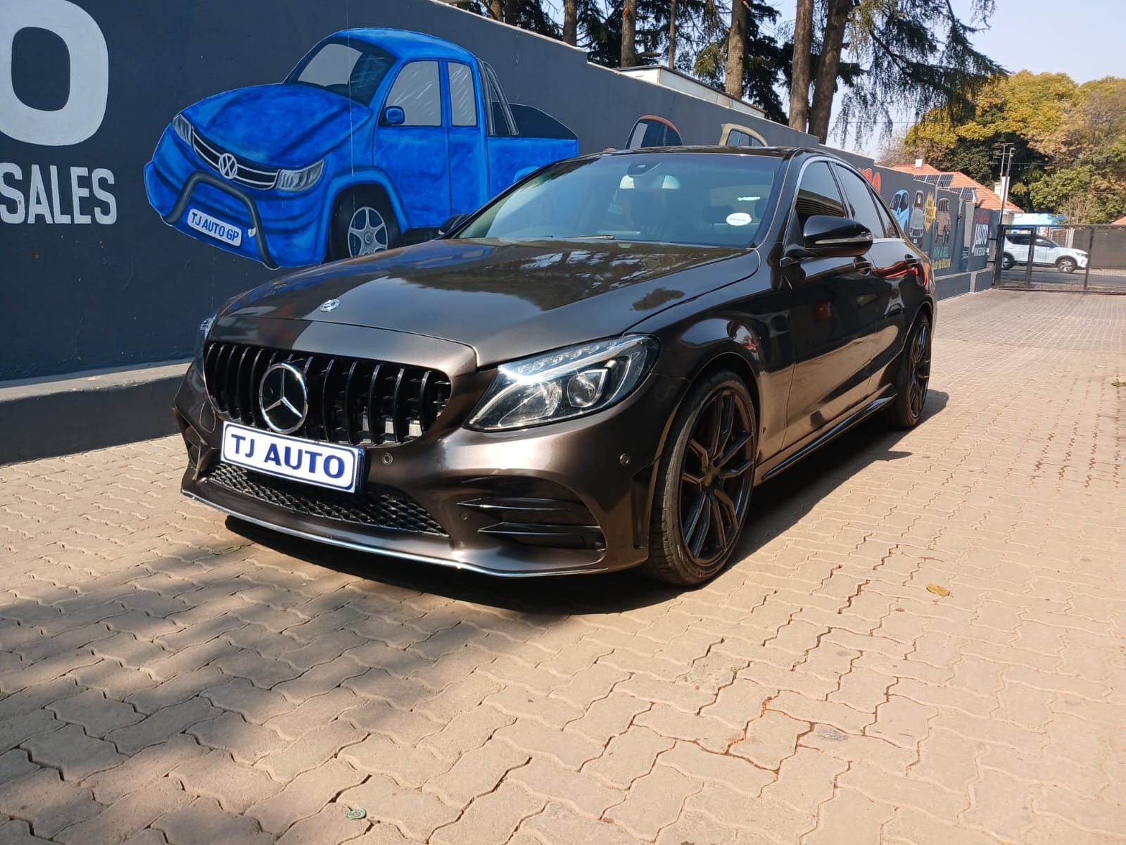 Read more about the article 2016 Mercedes-Benz C-Class C 220 Bluetec Avantgarde Auto