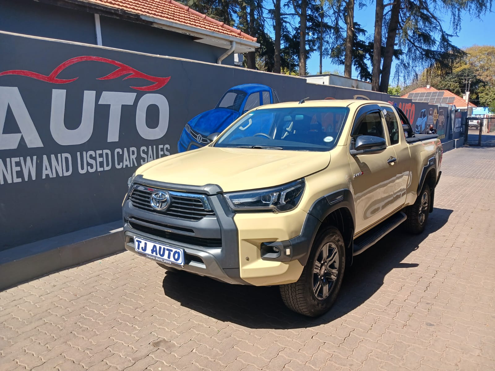 Read more about the article 2021 Toyota Hilux 2.4 GD-6 Raised Body Raider Auto Extended Cab