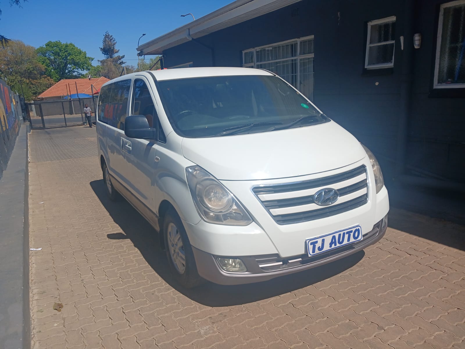 Read more about the article 2016 hyundai H-1