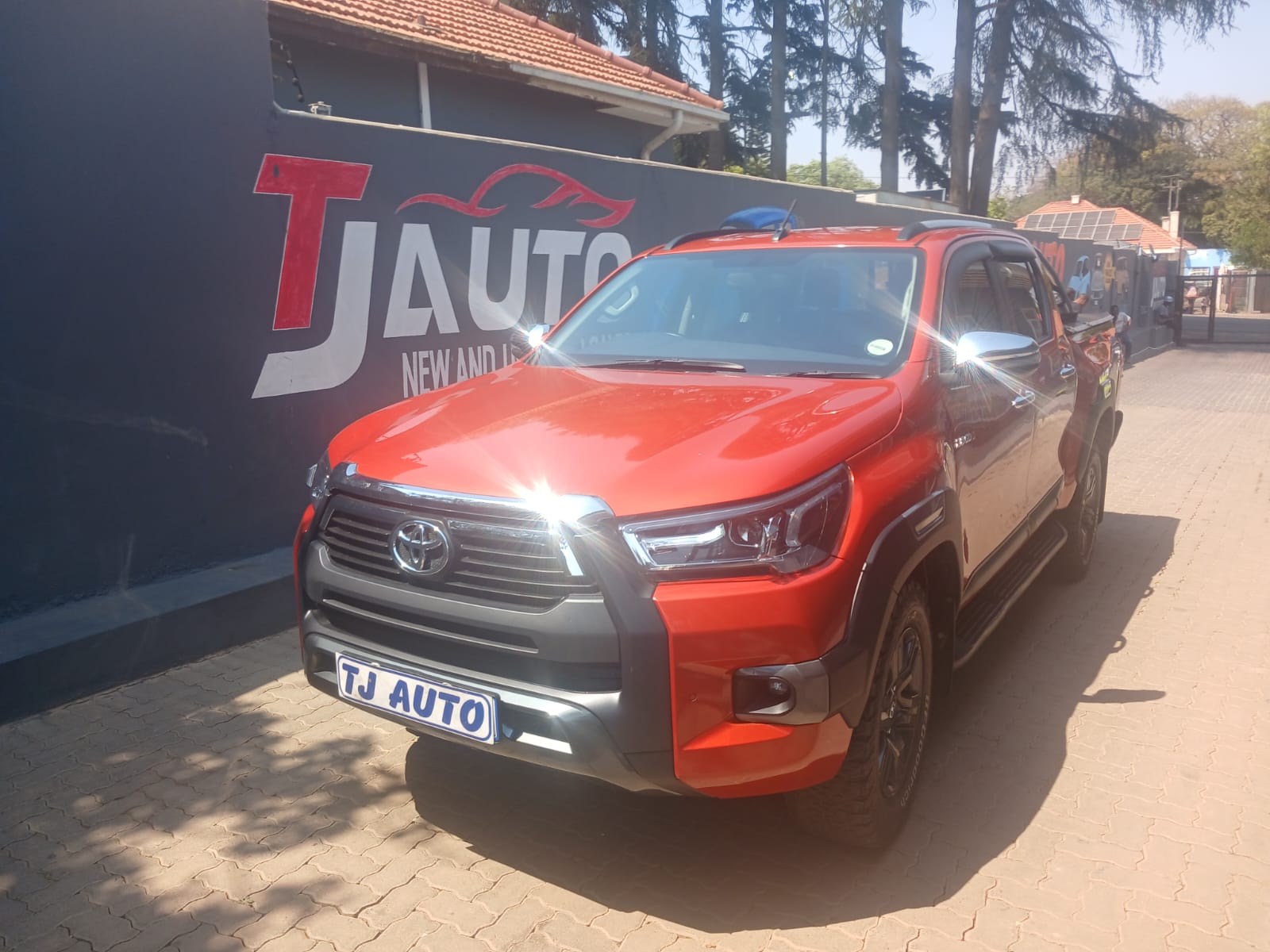 Read more about the article 2018 Toyota Hilux 2.8 GD-6 Raised Body Legend Auto Double-Cab