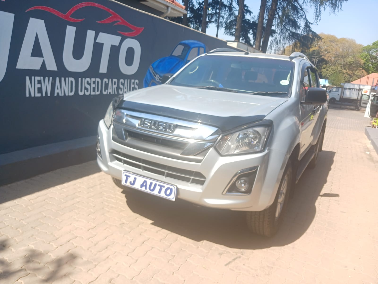 Read more about the article 2016 Isuzu KB 250D-Teq Double Cab Hi-Rider