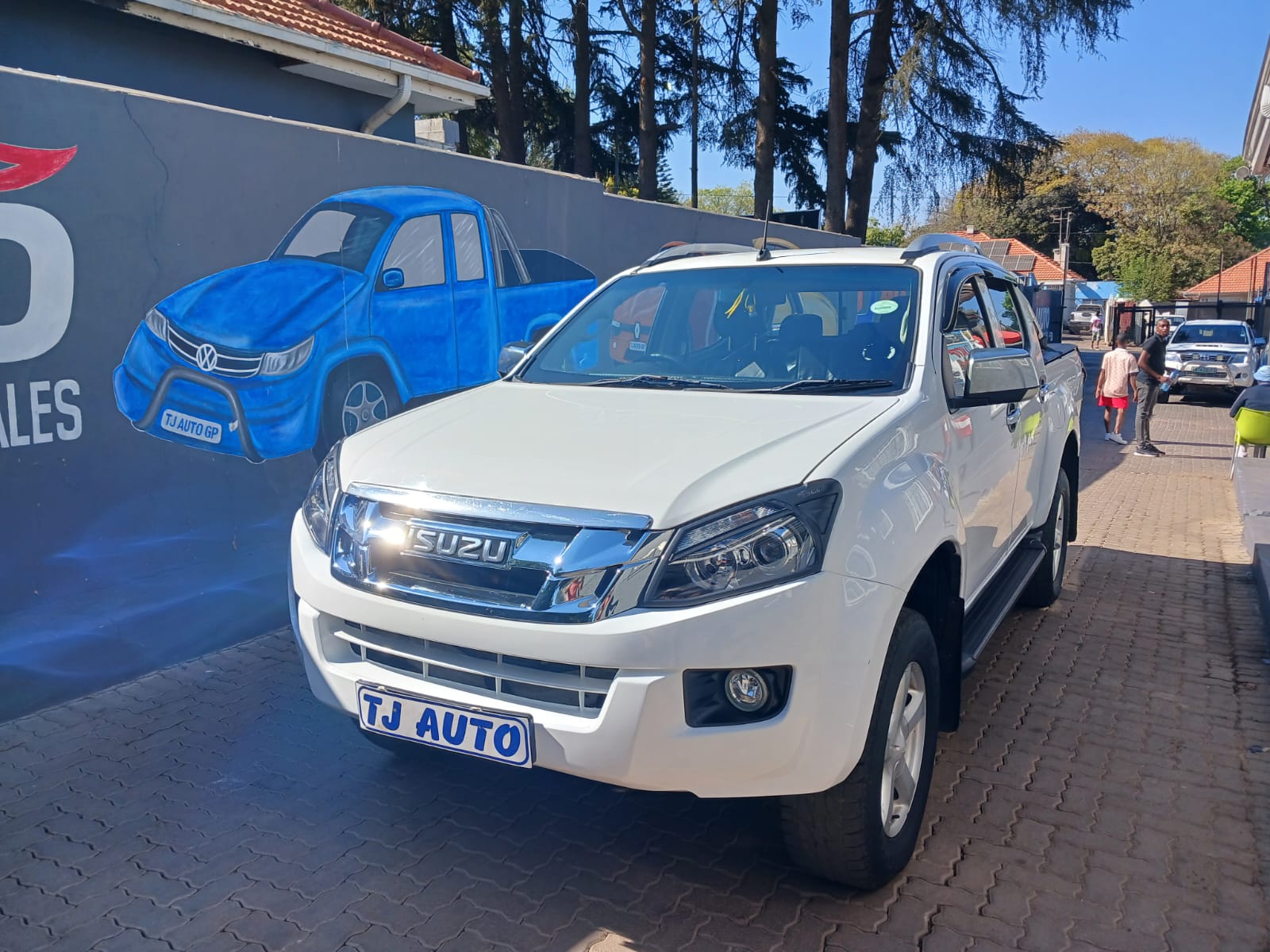 Read more about the article 2015 Isuzu KB 300D-Teq Double Cab 4×4 LX