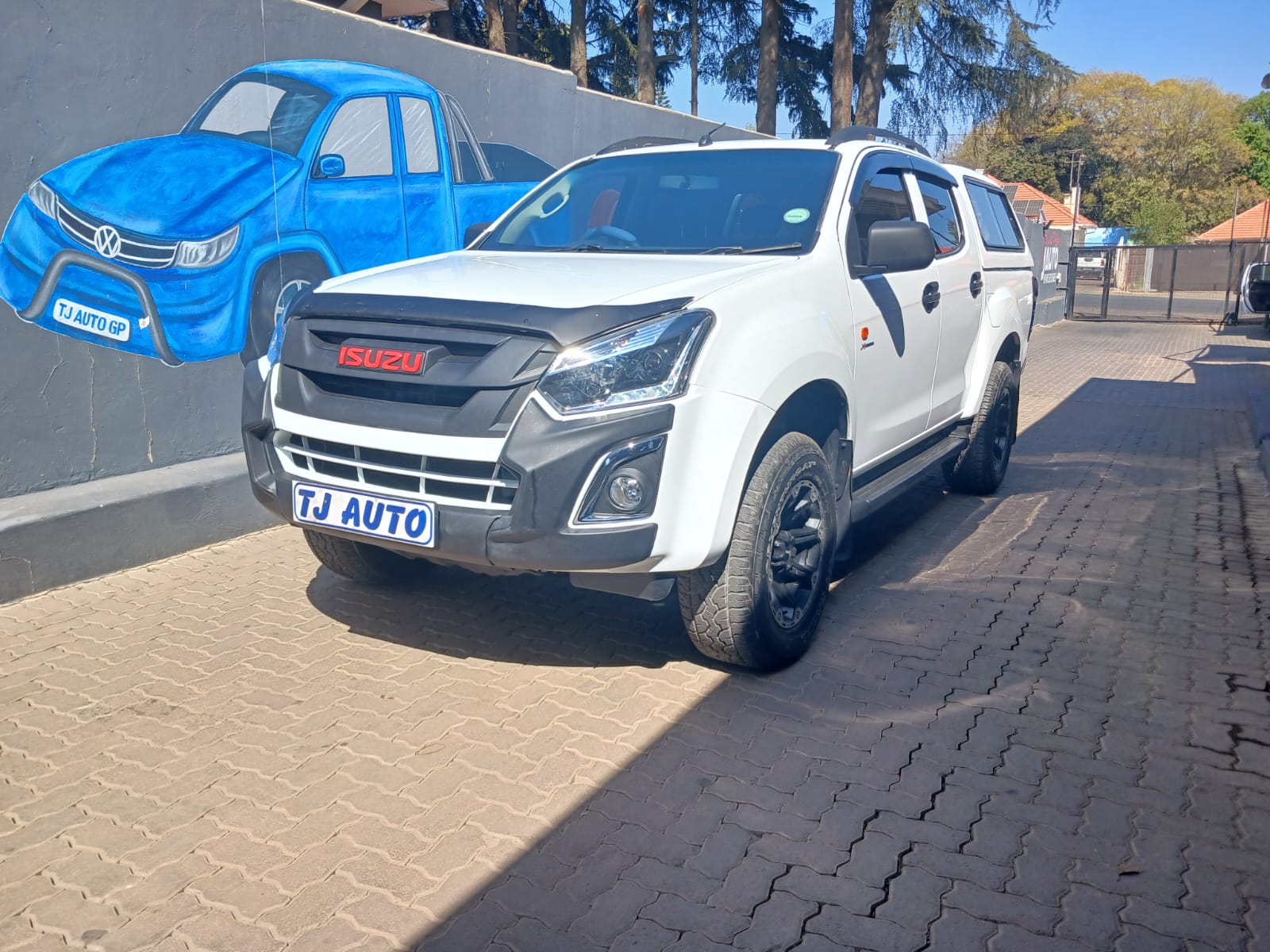 Read more about the article 2016 Isuzu KB 250D-Teq Double Cab Hi-Rider